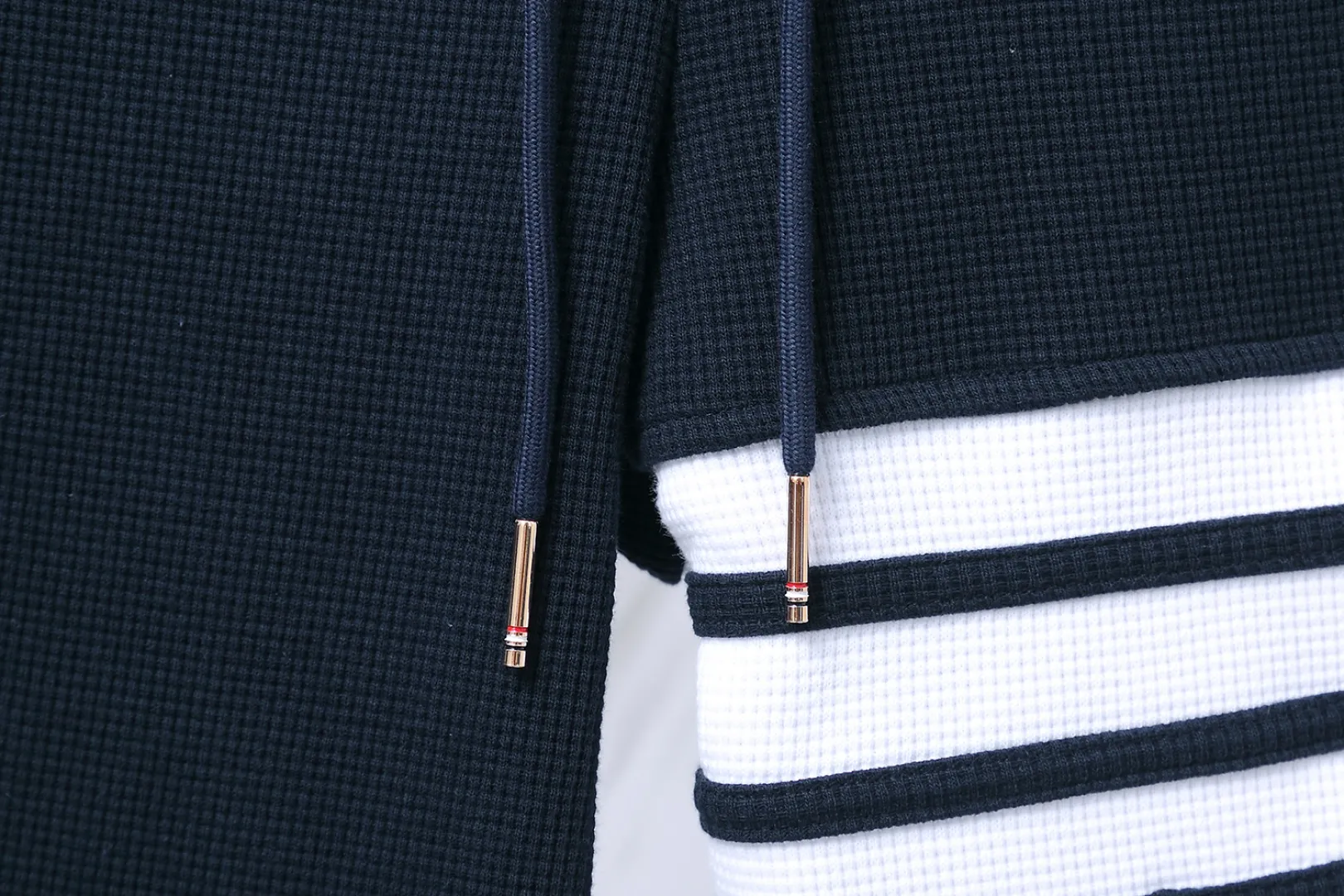 ：116（TB ） THOM BROWNE . TB Factory Same Style TB TB ：Dark Gray/Light Gray/Navy Blue/Black Size：0/1/2/3/4